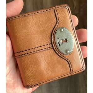 Fossil Wallet Brown Color Folding Leather Men or Women
